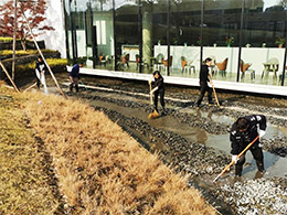 同心協力齊上(shàng)陣,基地(dì)開(kāi)展疊水(shuǐ)池清洗大(dà)行(xíng)動